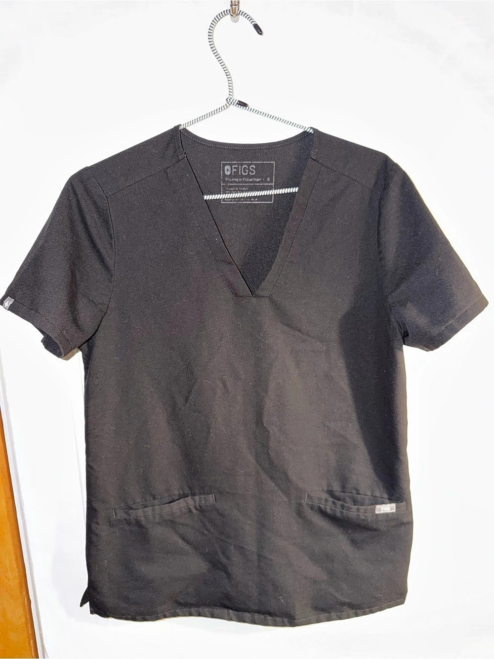 FIGS Casma Scrub Top Black V-Neck Size Small